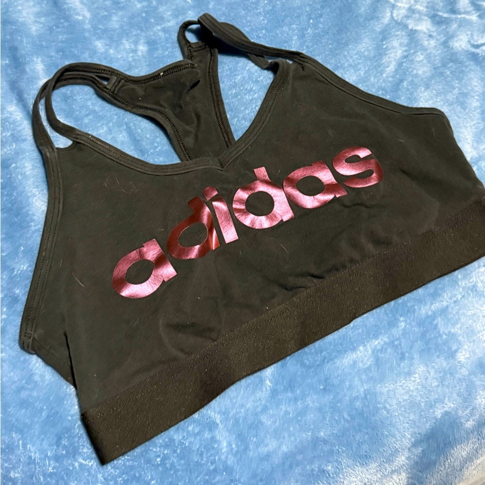 Women’s size medium sports bra